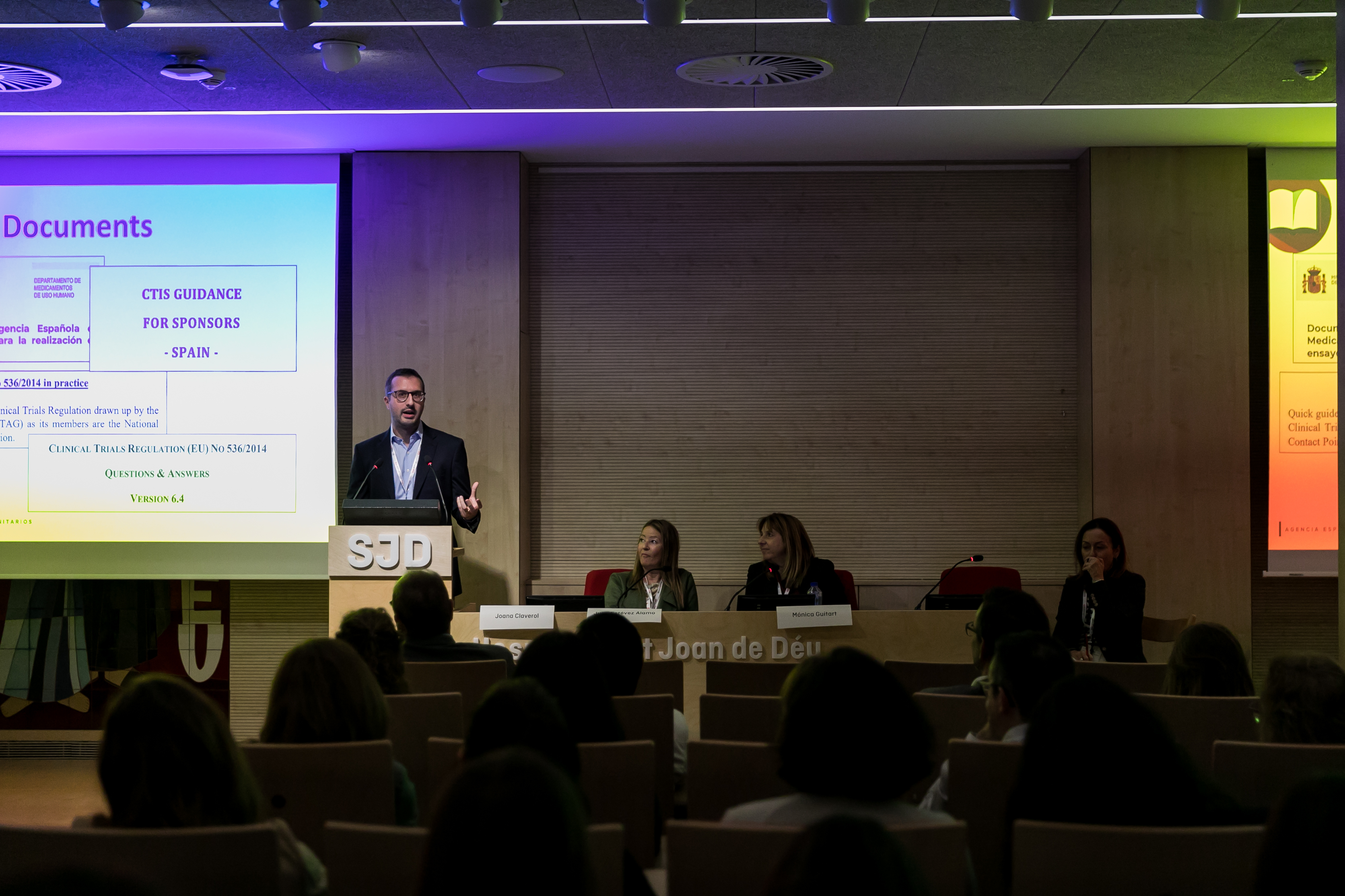 Sr. Juan Estévez Álamo, Jefe de la División de Ensayos Clínicos, AEMPS